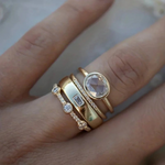 Romania - Vintage gold ring with zirconia
