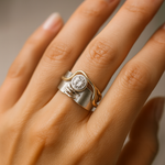 Laura – Anello vintage in argento scuro con zircone