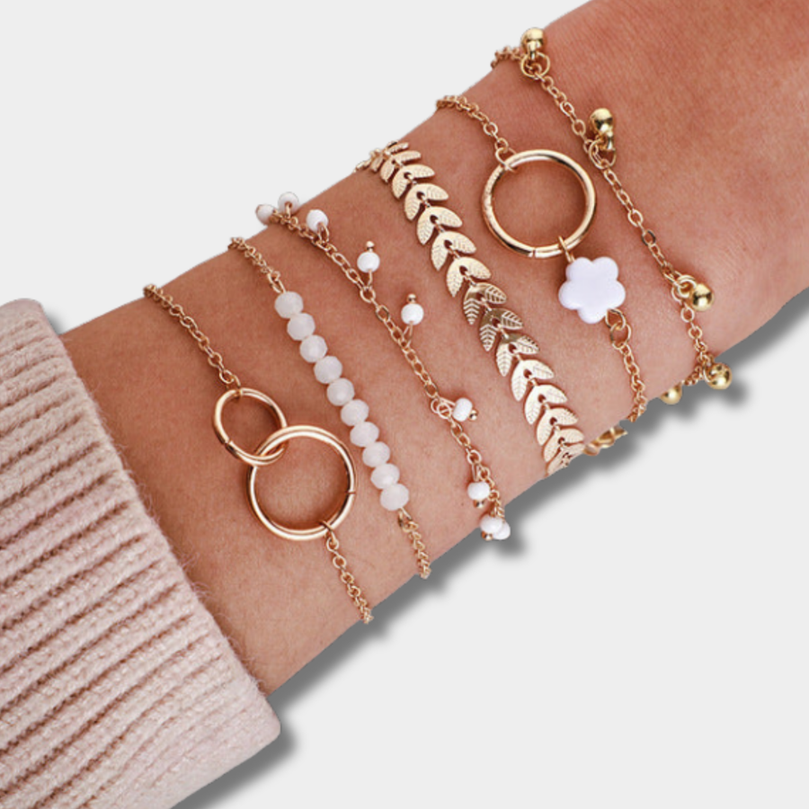 Dara | Exclusive set of antique gold bracelets from the vintage collection