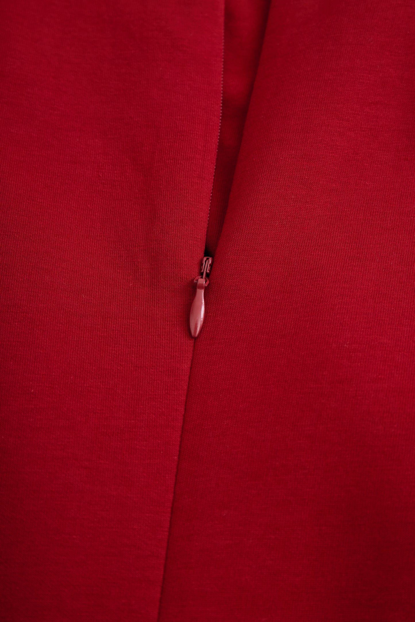 RUBY | BURGUNDY SLEEVELESS MIDI DRESS