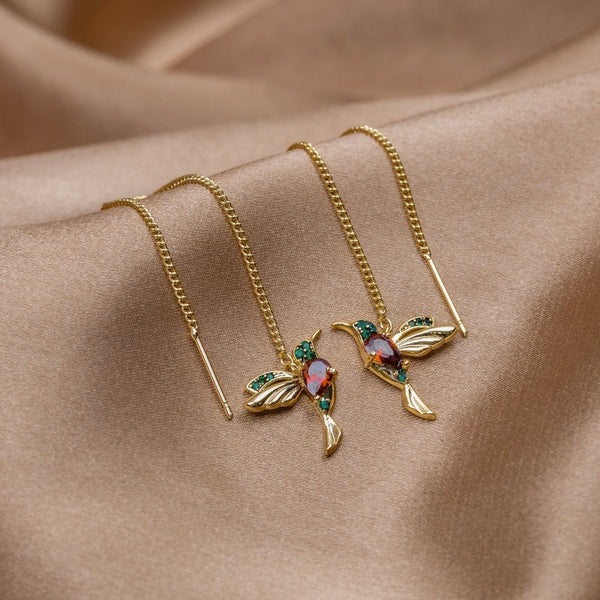 Mara - Gold rings with a delicate pendant
