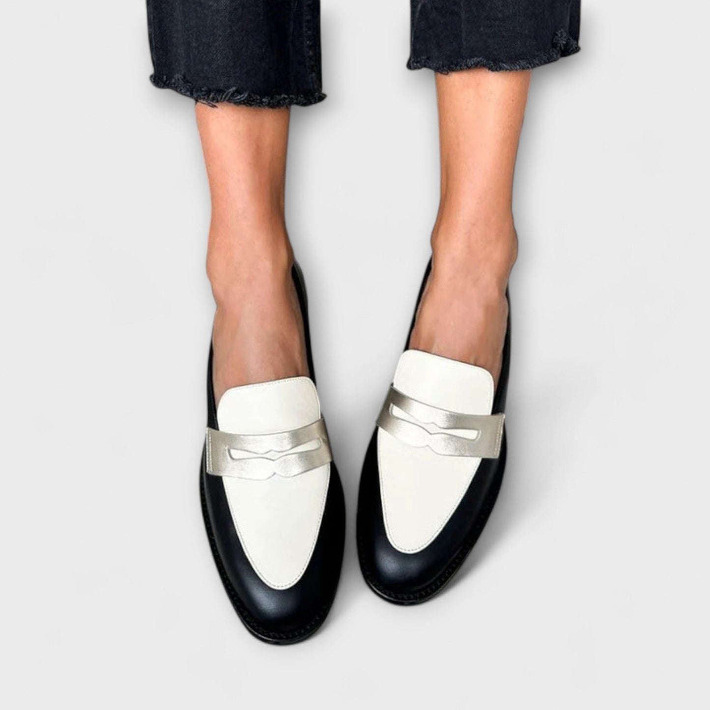IRIS - ELEGANT BLACK LOAFERS