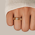 Friederike – Anello in oro con accento di perla