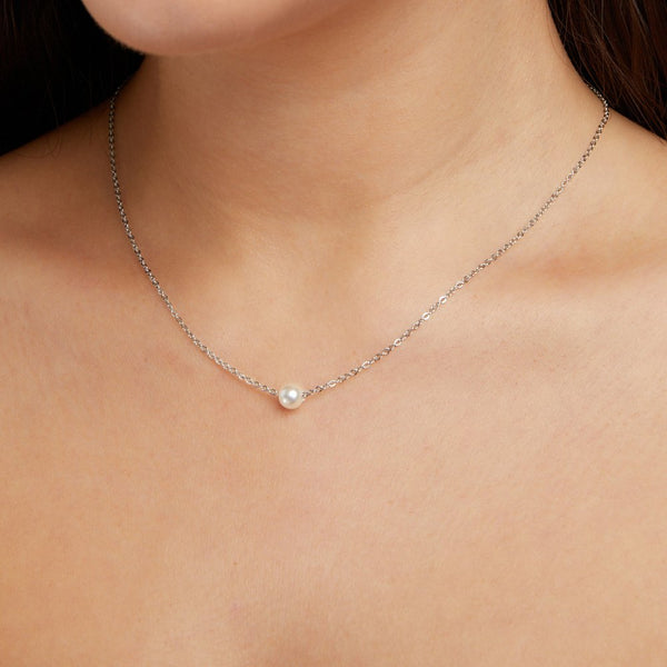 Clara – Silver necklace with round pendant