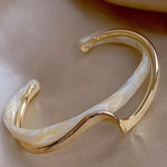 WHITE OPAL GOLD BRACELET